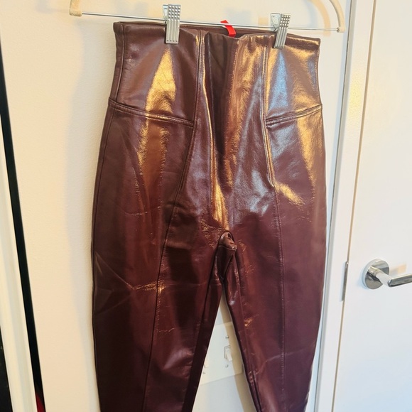 SPANX Faux Patent Leather Liquid Gloss Leggings Ruby - Picture 4 of 5